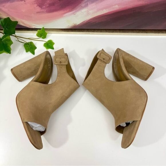 Vince Camuto Crebellan Block Heel Suede Sandal in Tan Size 8.5 - Picture 9 of 15